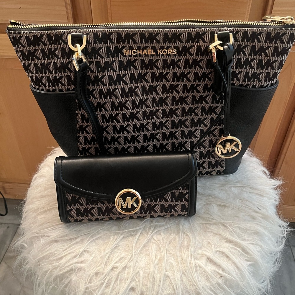 Michael Kors purse & wallet